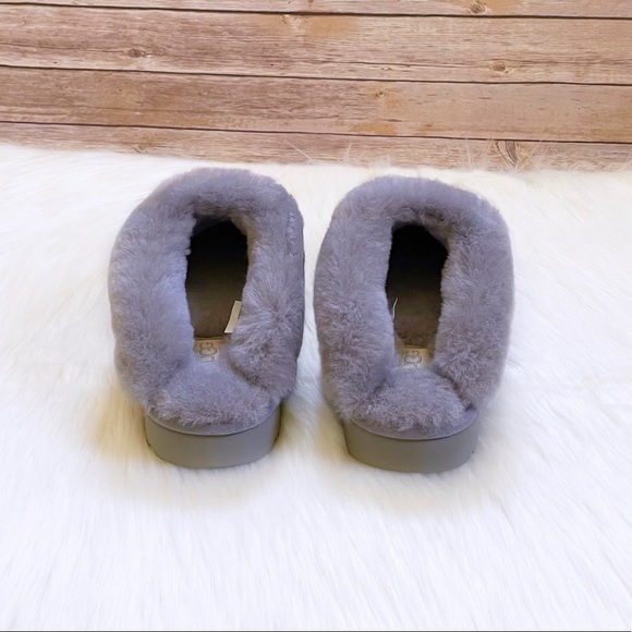 UGG Cluggette Slippers For Outdoor/Indoor Use - Picture 5 of 8